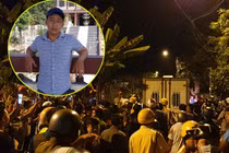 Video: Dân ùa ra kín đường tò mò xem cảnh sát vừa vây ráp Tuấn “Khỉ“