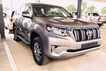 Cận cảnh Toyota Land Cruiser Prado 2020 hơn 2,3 tỷ tại Việt Nam