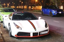 Siêu xe Ferrari 488 GTB 16 tỷ màu lạ ở Sài Gòn