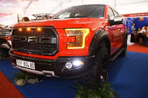 Ford F150 Platinum giá 4 tỷ, độ “khủng” ở Sài Gòn