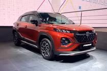 Suzuki Fronx 2023 chỉ từ 213 triệu đồng, khách hàng ùn ùn đặt cọc