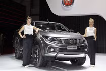 Fiat ra mắt bán tải Fullback Cross hoàn toàn mới 