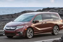 Honda Odyssey tiền tỷ tại Việt Nam, chỉ 700 triệu đồng ở Mỹ