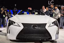 Lexus LC Convertible 2020 hơn 2 tỷ đồng tại Mỹ 