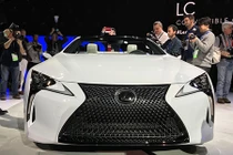 Lexus LC Convertible 2020 hơn 2 tỷ đồng tại Mỹ 