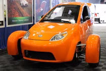 Ôtô 3 bánh Elio siêu tiết kiệm giá chỉ 150 triệu đồng