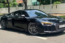 Siêu xe Audi R8 V10 "thách cưới" 8 tỷ đồng ở Sài Gòn 