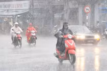 Chiều tối nay áp thấp giật cấp 8 đổ bộ miền Trung gây mưa lớn