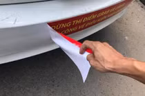 Tài xế taxi Vinasun kêu gọi gỡ bỏ băng rôn nói xấu Uber, Grab