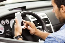 Không tin nhắn, email... nào đáng giá bằng một cuộc đời