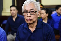 Ngân hàng Đông Á đòi bồi thường thêm 1.888 tỷ và 6.620 lượng vàng