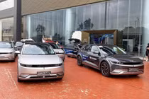 Dàn ôtô điện Hyundai vượt hành trình hơn 2.700 km đến Việt Nam