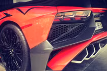 Siêu xe Lamborghini giá 35 tỷ của Minh Nhựa thay áo mới