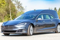 Xe tang Tesla Model S “hàng độc” chào bán tới 5,1 tỷ 