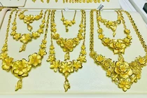 Giá vàng hôm nay 23/6: USD treo cao, vàng chao đảo vì Fed