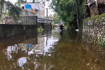Sạt đê bối, người Hà Nam chèo thuyền chẳng khác gì Chương Mỹ