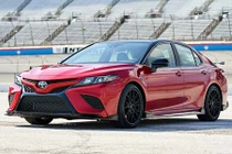 Triệu hồi hơn 50 nghìn xe Toyota và Lexus để thay động cơ