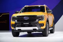 Cận cảnh "hàng hot" Ford Ranger 2022 từ 680 triệu đồng tại Thái Lan