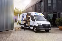 Mercedes-Benz eSprinter 2024 "bình dân" chạy được 500km/lần sạc