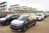 Xe ôtô nhập khẩu dồn dập về Việt Nam đầu tháng 3/2019