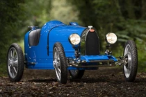 Siêu xe Bugatti Baby II đồ chơi đắt hơn cả Honda Civic
