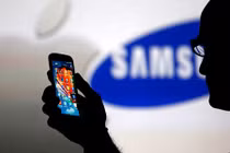 Samsung bắt Apple nộp phạt vì không mua đủ màn OLED 