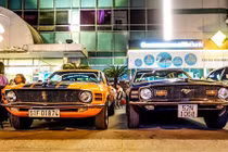 Dàn xe cơ bắp Mỹ "khoe dáng" tại trung tâm Sài Gòn