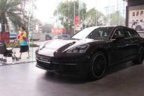 "Soi" Porsche Panamera 4 Sport Turismo từ 5,4 tỷ tại Hà Nội 