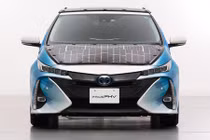 Toyota thử nghiệm pin mặt trời, sạc xe cả khi đang chạy