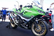 Môtô Kawasaki Ninja 400 độ khủng như siêu môtô đua