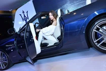 Hà Hồ đọ dáng mui trần tiền tỷ Maserati GranCabrio Sport 2018 