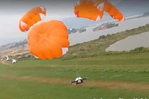 Xe ôtô bay Xpeng AeroHT có thể bung dù khẩn cấp để cứu hộ