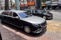 Cặp đôi Mercedes-Maybach S650 Pullman hơn 160 tỷ đồng ở Sài Gòn
