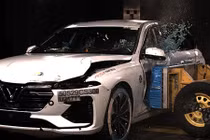 Video: Xem màn "tra tấn" VinFast Lux A2.0 và Lux SA2.0 