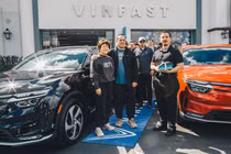 VinFast chính thức bàn giao xe VF8 cho các khách hàng Mỹ