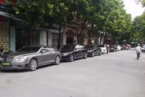 Dàn xe sang tiền tỷ Bentley, Mercedes rước dâu tại Hải Phòng