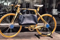 Cận cảnh xe đạp mạ vàng cả tỷ đồng tại Hà Nội 
