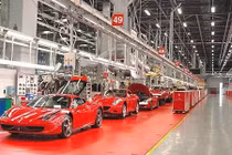 Nhân viên Ferrari "đừng mơ" được mua siêu xe chính hãng