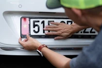 Bán ôtô không thu hồi biển số có thể bị phạt 8 triệu đồng