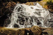 Ảnh: Thác ngàn Liliang tuyệt đẹp bỏ hoang giữa núi rừng