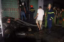 Cháy nhà vắng chủ, cả khu phố hốt hoảng