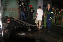 Cháy nhà vắng chủ, cả khu phố hốt hoảng