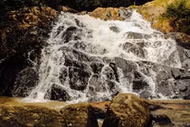 Ảnh: Thác ngàn Liliang tuyệt đẹp bỏ hoang giữa núi rừng