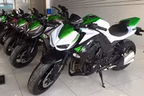 Đập thùng Kawasaki Z1000 2016 trắng đầu tiên về VN