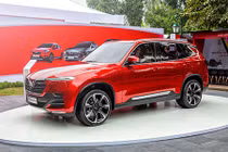 Xe VinFast Lux SA2.0 vừa ra mắt, giảm giá 682 triệu đồng