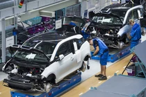Apple bất ngờ "ghé thăm" nhà máy BMW tại Đức