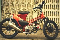 "Siêu cub Honda" độ bobber cực chất của biker Việt