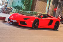 Siêu xe Lamborghini Aventador 25 tỷ “náo loạn” đêm Sài Gòn