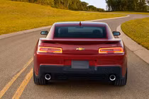 Chevy giảm giá Camaro Z/28 để đón tân binh Camaro 2016