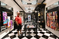 Từ vụ Khaisilk, chạnh lòng nghĩ đến doanh nhân Nhật